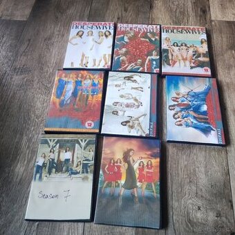 mix věcí dvd, pohledy, zapalovače