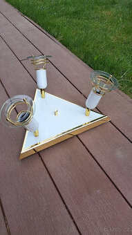 Interierové stropní svítidlo trojúhelníkové