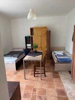 Pronájem dvoulužkového pokoje Praha Uhřiněves