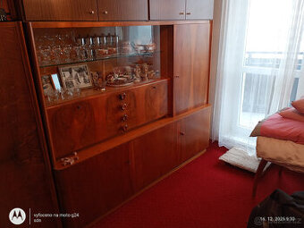 nábytkový set ořech 60. léta - vleze se do výtahu