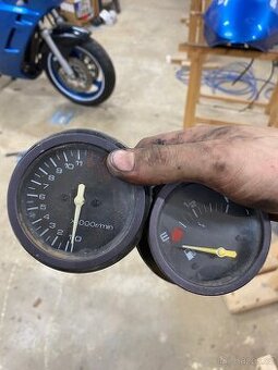 Budíky ze suzuki gsx 600f