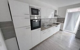 Moderní linka s vestavěnými spotřebiči,6371