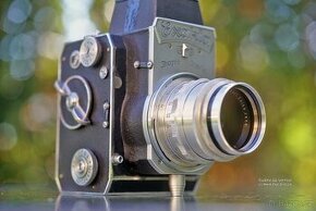 Raritní historický středoformát Exakta 66 Vertical