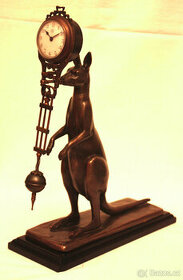 Hodiny klokan kejvačky kývací kejvací mysteriozní socha sošk