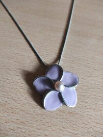 Fialový náhrdelník ve tvaru květiny - 1