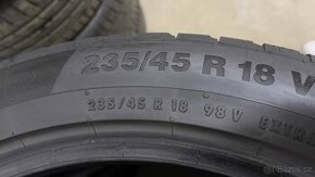 Zimní pneu 235/45/18 Continental (4ks)