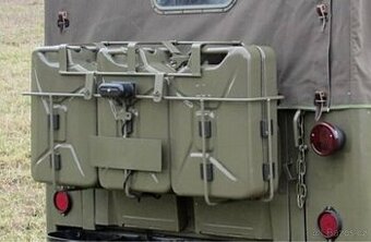 Nosič kanystrů GAZ 69