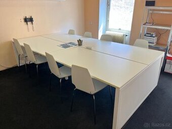Zasedací / kancelářský stůl