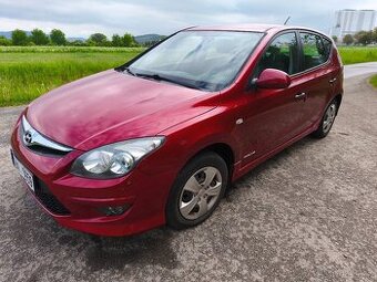 Hyundai i30 benzín