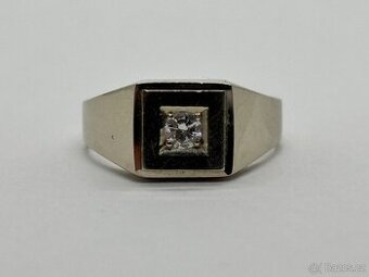 Zlatý prsten s briliantem 0.11 CT