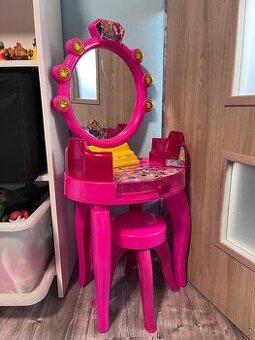 Kosmetický stolek Barbie