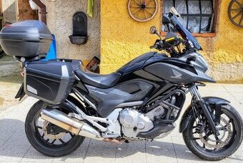 Honda NC 700X včetně kufrů