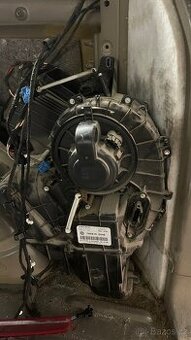 PŘÍDAVNÉ TEPLOVODNÍ TOPENÍ ZADNÍ - VW TRANSPORTER, MULTIVAN