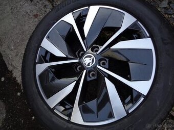škoda karoq 4x4 r18 nová alu kola 5x112 černá