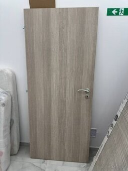 Prodám nové dveře 197,5×80 a 197,5×60 – originál balení
