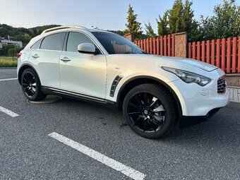 Infiniti fx37 benzin,Premium , 360kamery, keyless, nové v ČR