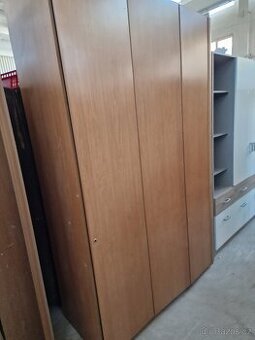 Skrin Šatní Lamino 60x137 výška 220 cm