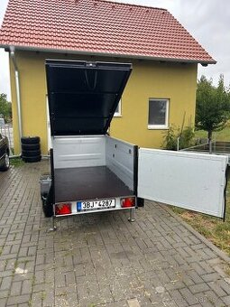 Vozík za auto skříňový