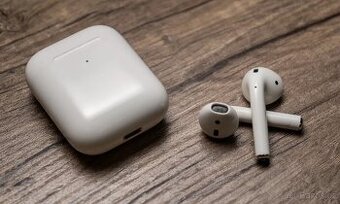 🎧 Apple AirPods 2 – top stav