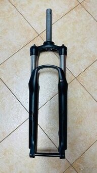 Nová vidlice SR Suntour XCM32