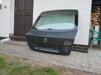 Škoda octavia II liftback krátká zadní dveře kufru páté