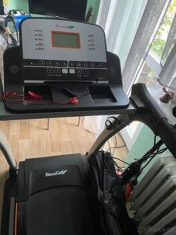 Běžecký pás Housefit