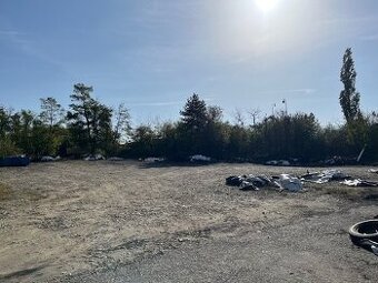 Pronajmu 2000m2 oplocené, zpevněné plochy nedaleko Dukovan - 1