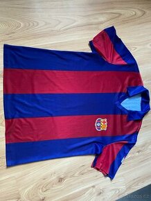 Triko se znakem FC Barcelona