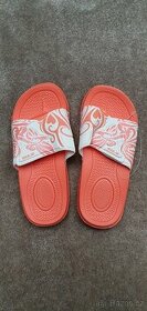 Nové pantofle dětské, vel.32