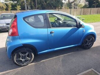 Peugeot 107 platná STK- Říčany
