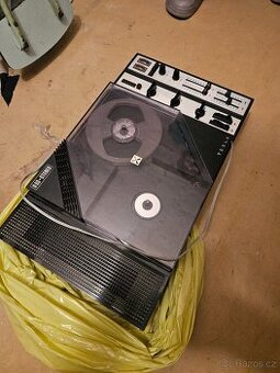Magnetofon Tesla B93