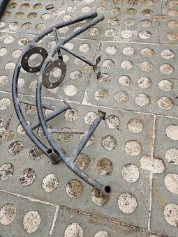 Díly na trabanta - plechařina - kolíbka