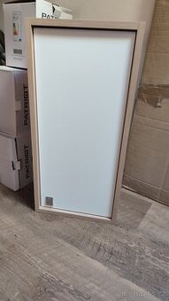 Skříňka + zrcadlo s policí