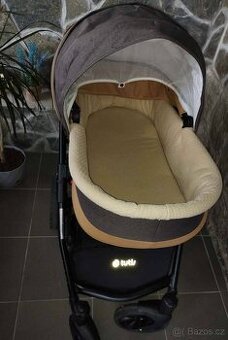 Krásný kočárek Tutis Uno