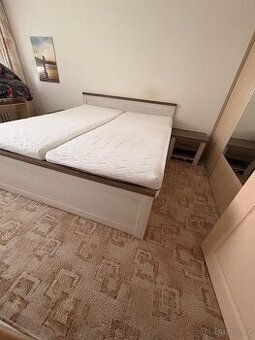 Manželská postel 180x200