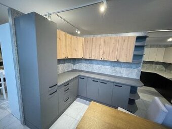 Vzorková kombinace dvou kuchyňských sestav