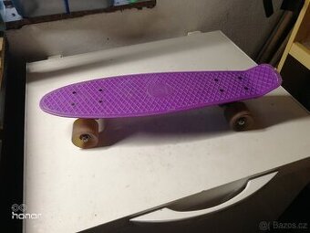 Skateboard - svítící kolečka