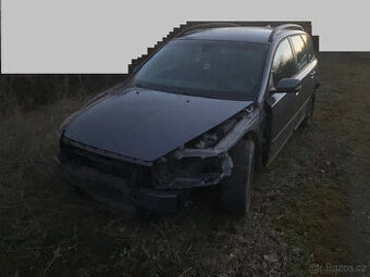 Prodám Volvo 1.6 HDI V50, 6D pouze celé auto na náhrad díly
