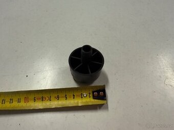 Plastový nábytkový kluzák