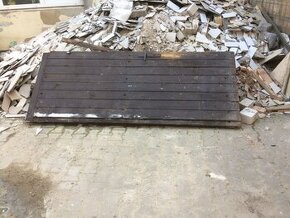 Dřevěná vrata na garáž nebo kůlnu