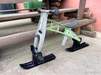 FirstBIKE street zelená + ski set 2 ks