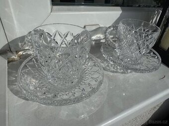 2 hrnecky + talířek