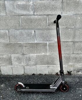 Freestyle koloběžka District