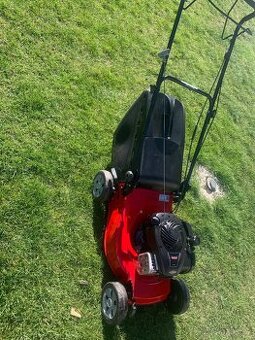 Sekačka Mountfield NT 484 TR