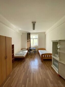 Pronájem — pokoj pro pár v Žižkově na Hartigova 67