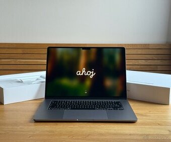Parádní MacBook Air 15" M2 Space Grey | 2023 | CZ