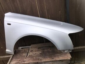 PŘEDNÍ BLATNÍK AUDI A6 PRAVÝ - 1