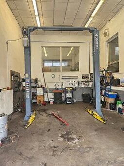 REZERVECE - Dvousloupový elektrohydraulický zvedák
