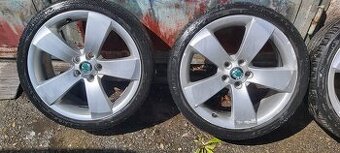 Alu kola 5x100 r17 orig.Škoda s pneu 205/40R17 Pirelli
