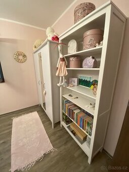 Hemnes knihovna bílá